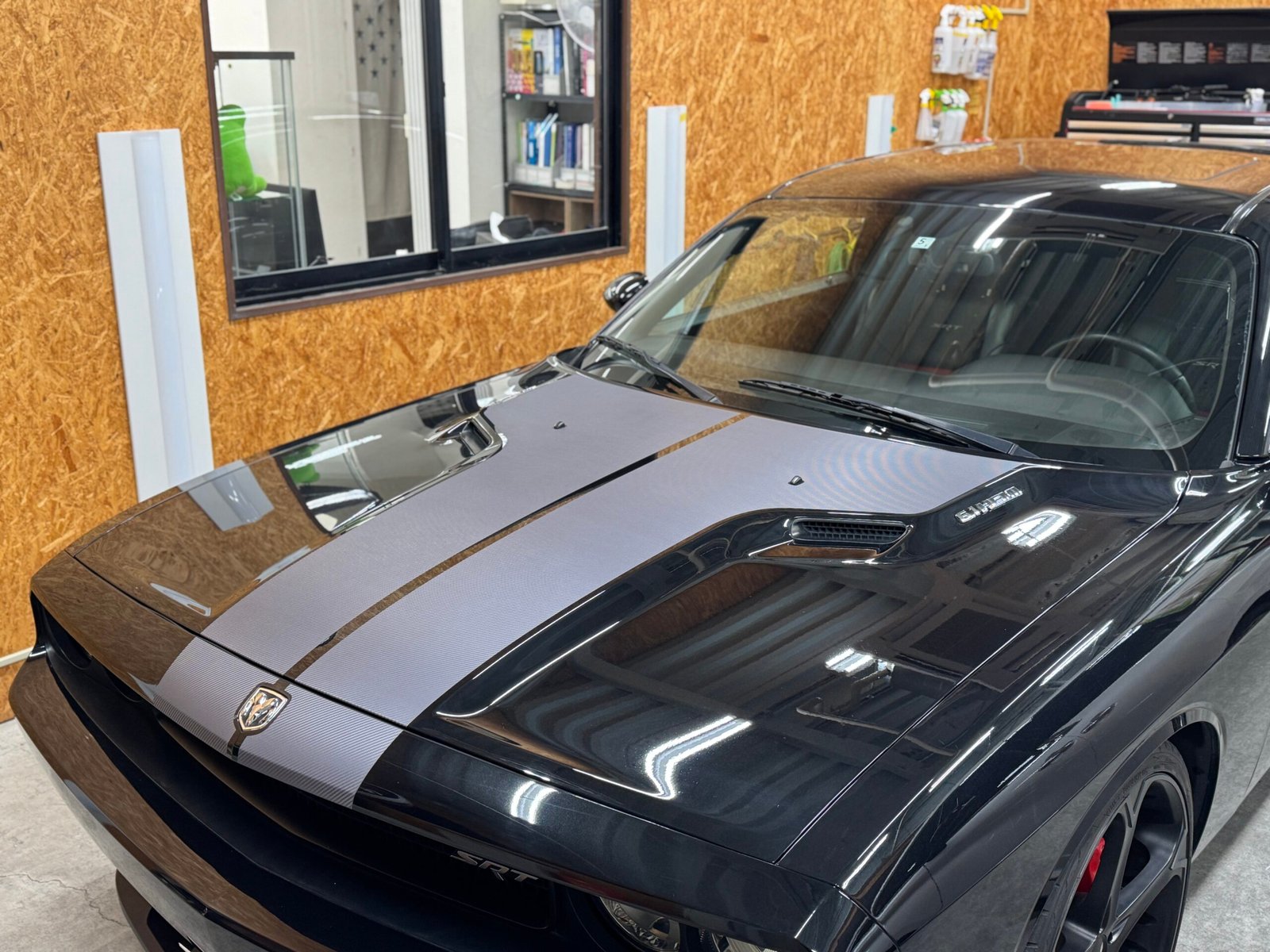 ダッジ チャレンジャーSRT8 劣化したレーシングストライプが復活