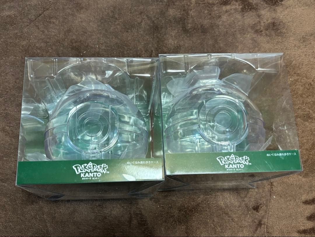ポケパークカントー限定　モンスターボール型ぬいぐるみ連れ歩きケース 2個