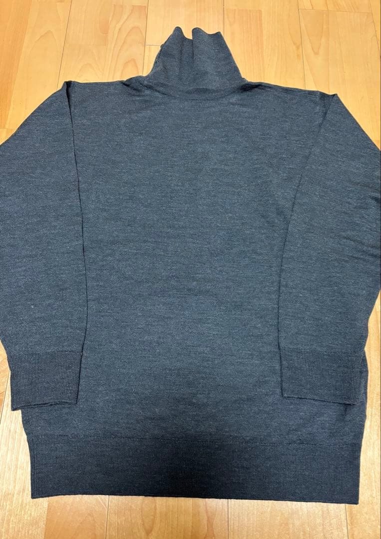 JOHN SMEDLEY チャコールグレー　タートルセーター